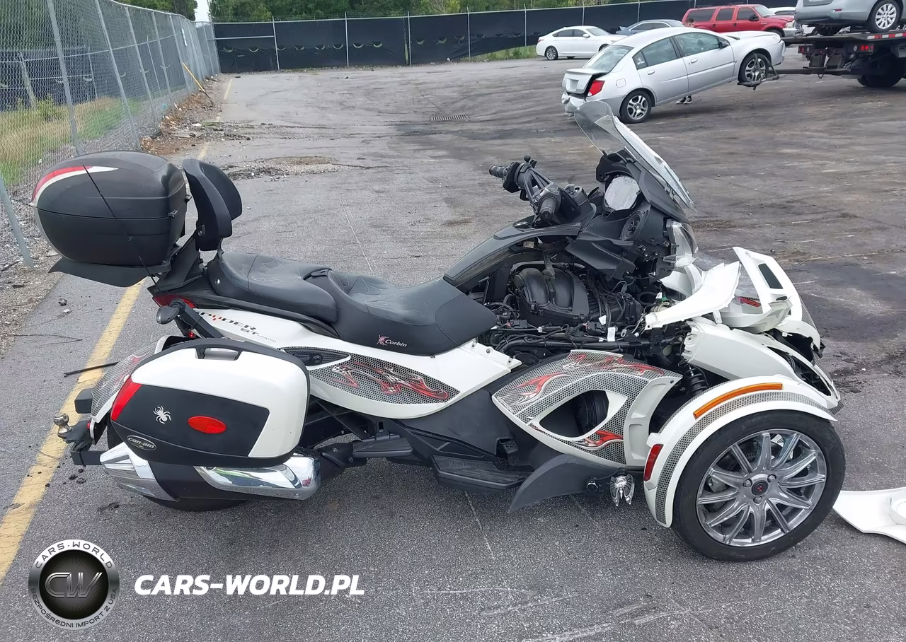 2013 Can-Am Spyder Roadster St-Sts-St Limited VIN:2BXNCBC16DV001038 - 12