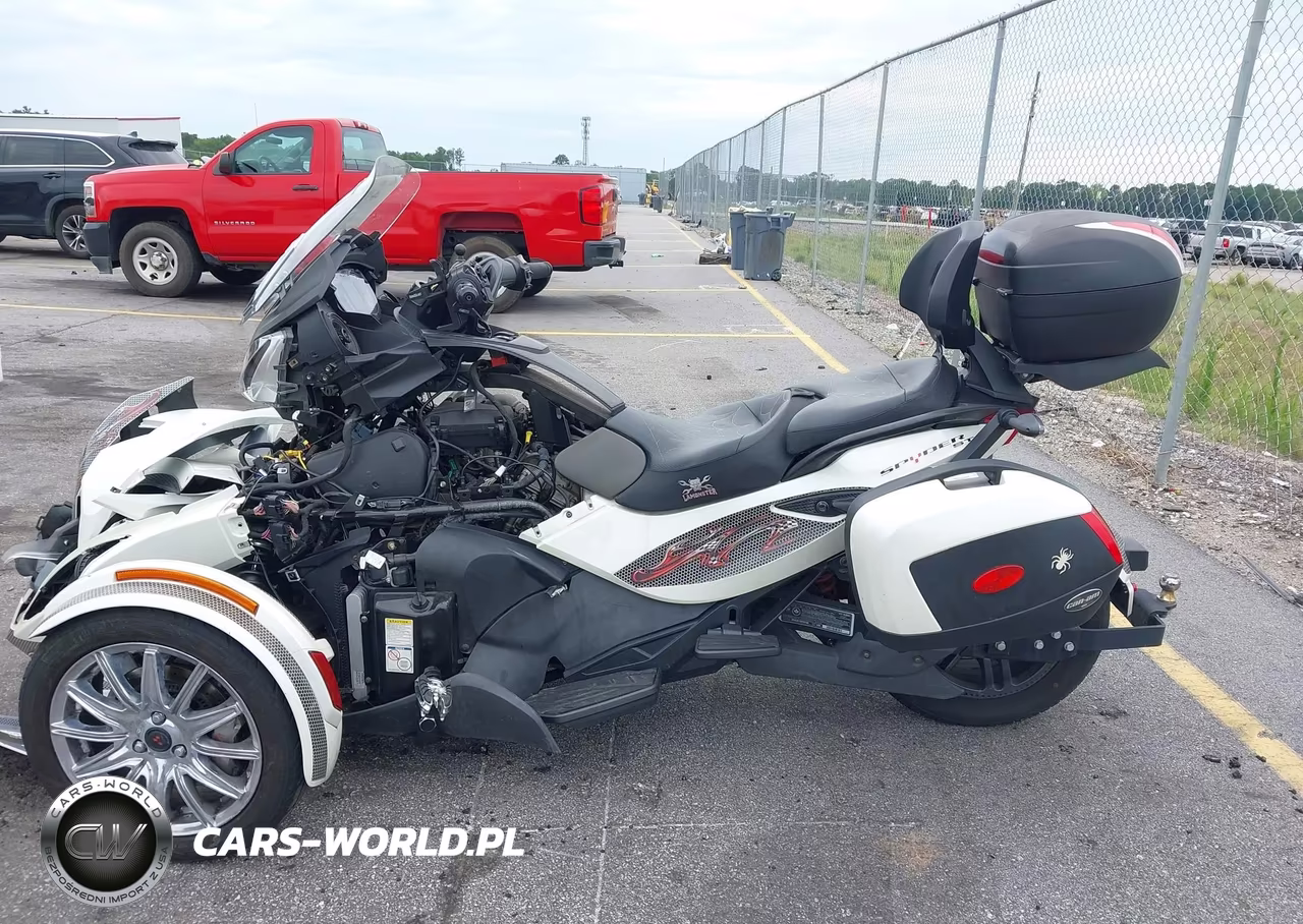 2013 Can-Am Spyder Roadster St-Sts-St Limited VIN:2BXNCBC16DV001038 - 13
