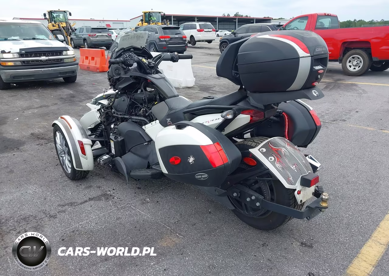 2013 Can-Am Spyder Roadster St-Sts-St Limited VIN:2BXNCBC16DV001038 - 3