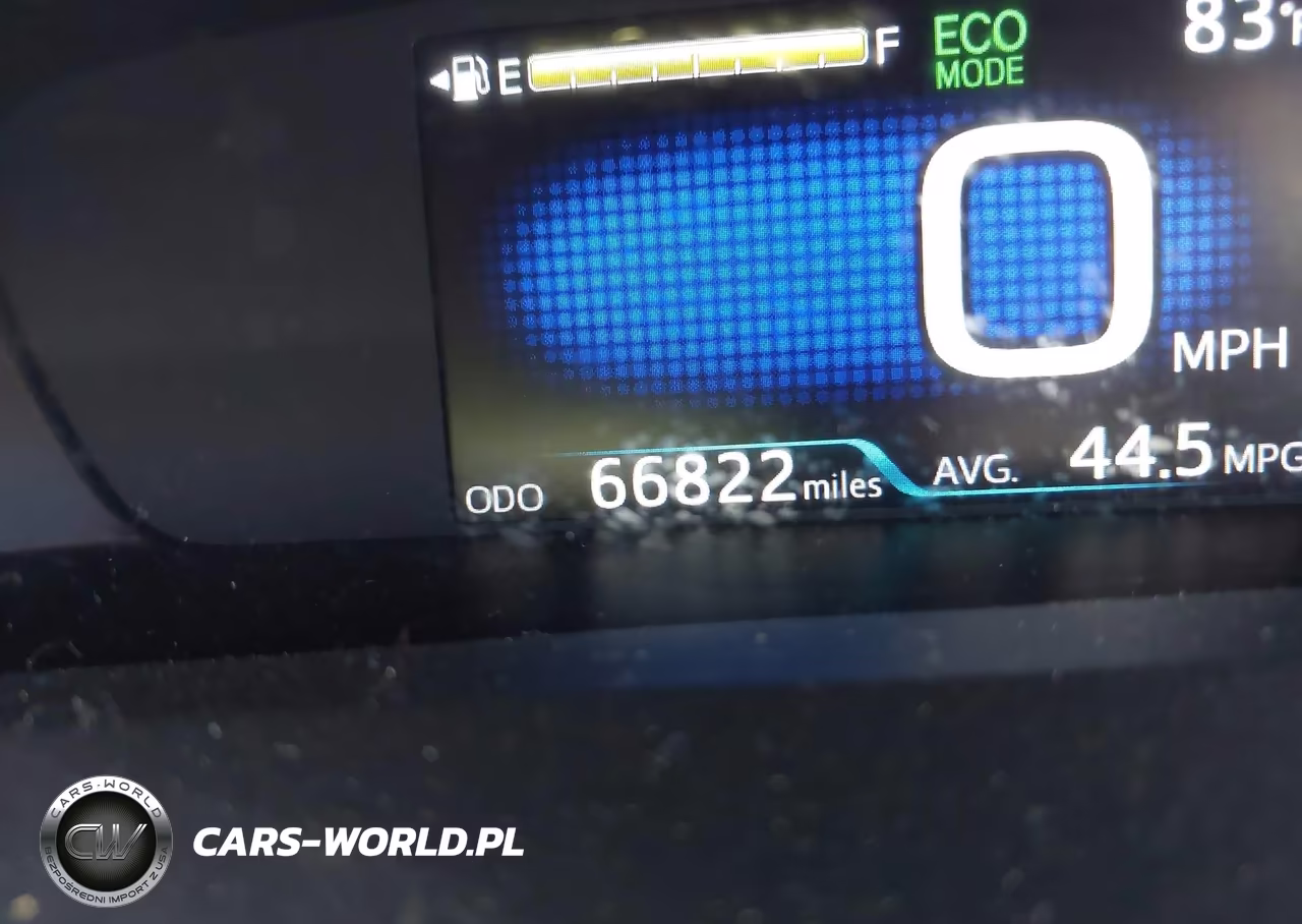 2018 Toyota Prius Two VIN:JTDKBRFU2J3066938 - 15