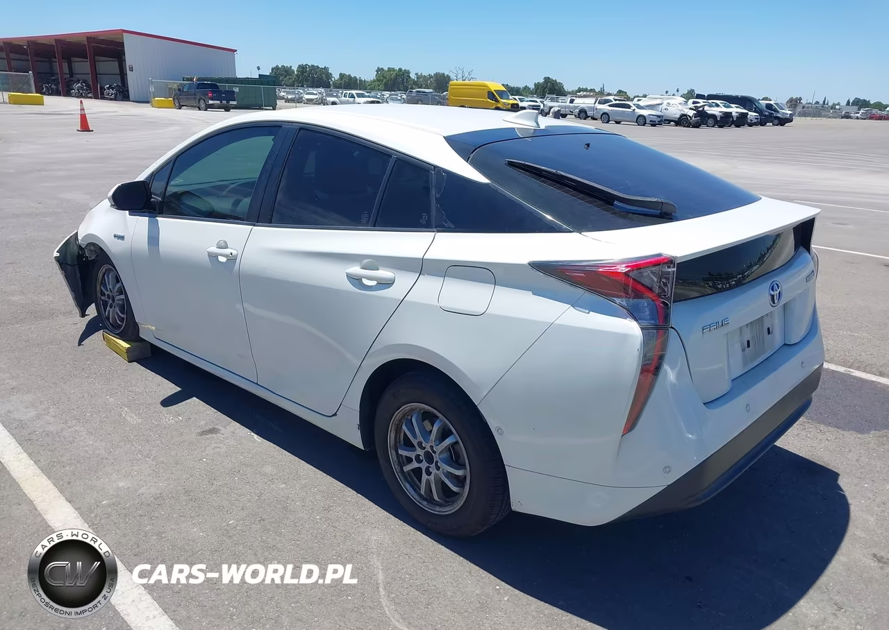 2018 Toyota Prius Two VIN:JTDKBRFU2J3066938 - 3