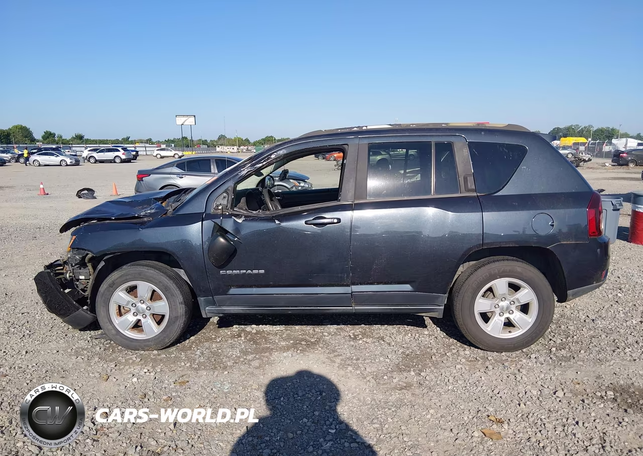 2015 Jeep Compass Sport VIN:1C4NJCBA8FD235614 - 14