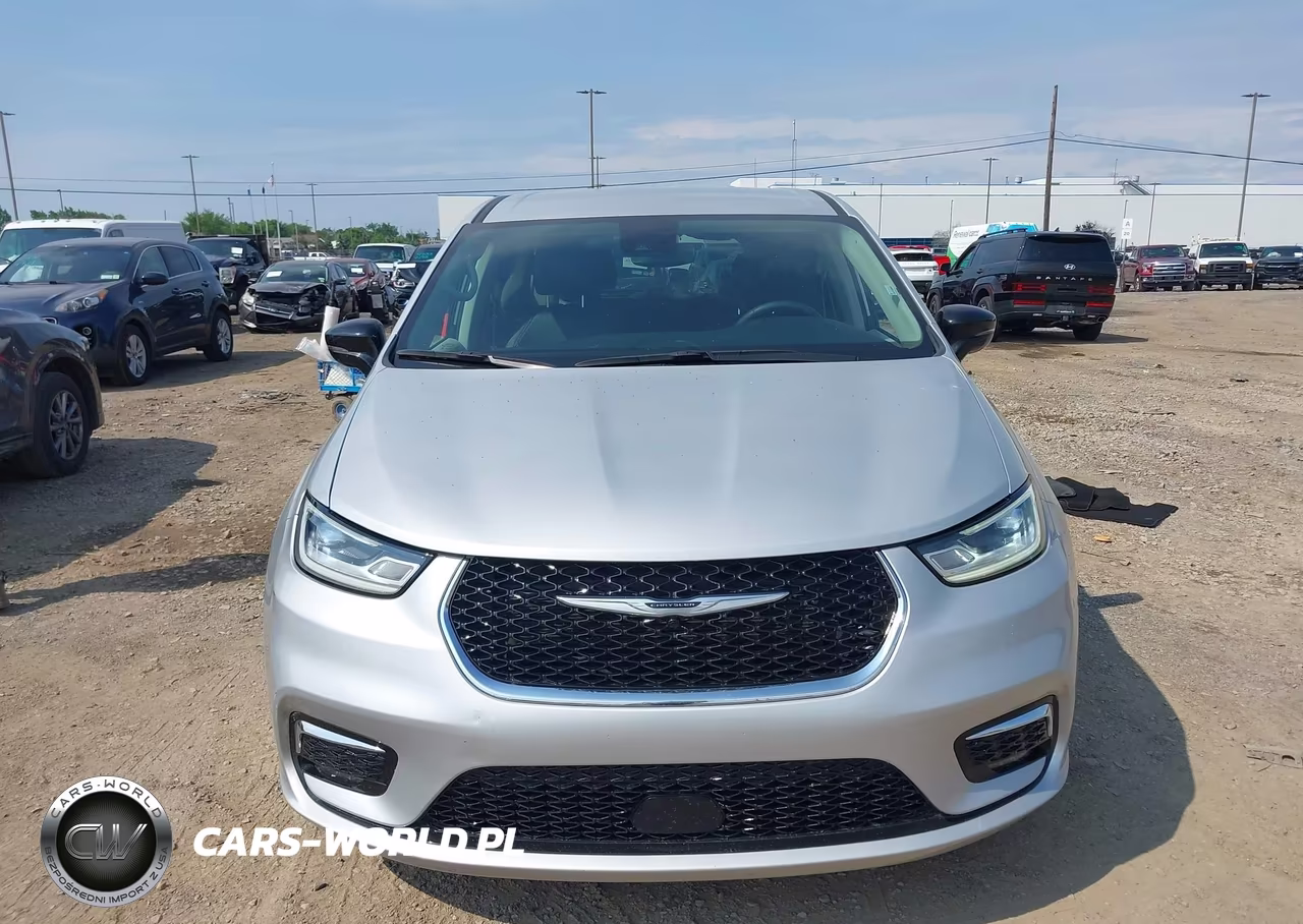 2024 Chrysler Pacifica Touring L VIN:2C4RC1BG3RR132719 - 12