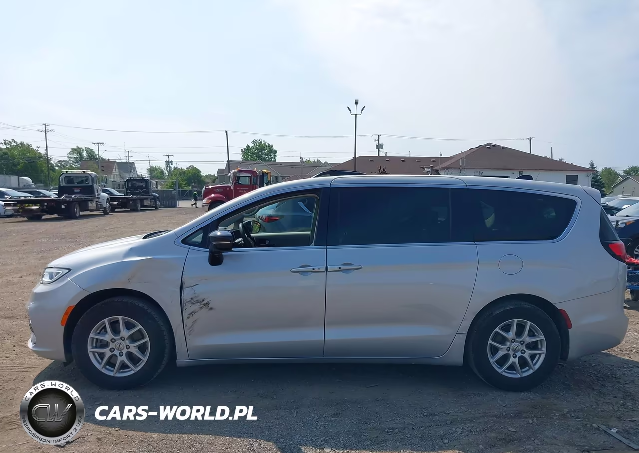 2024 Chrysler Pacifica Touring L VIN:2C4RC1BG3RR132719 - 14