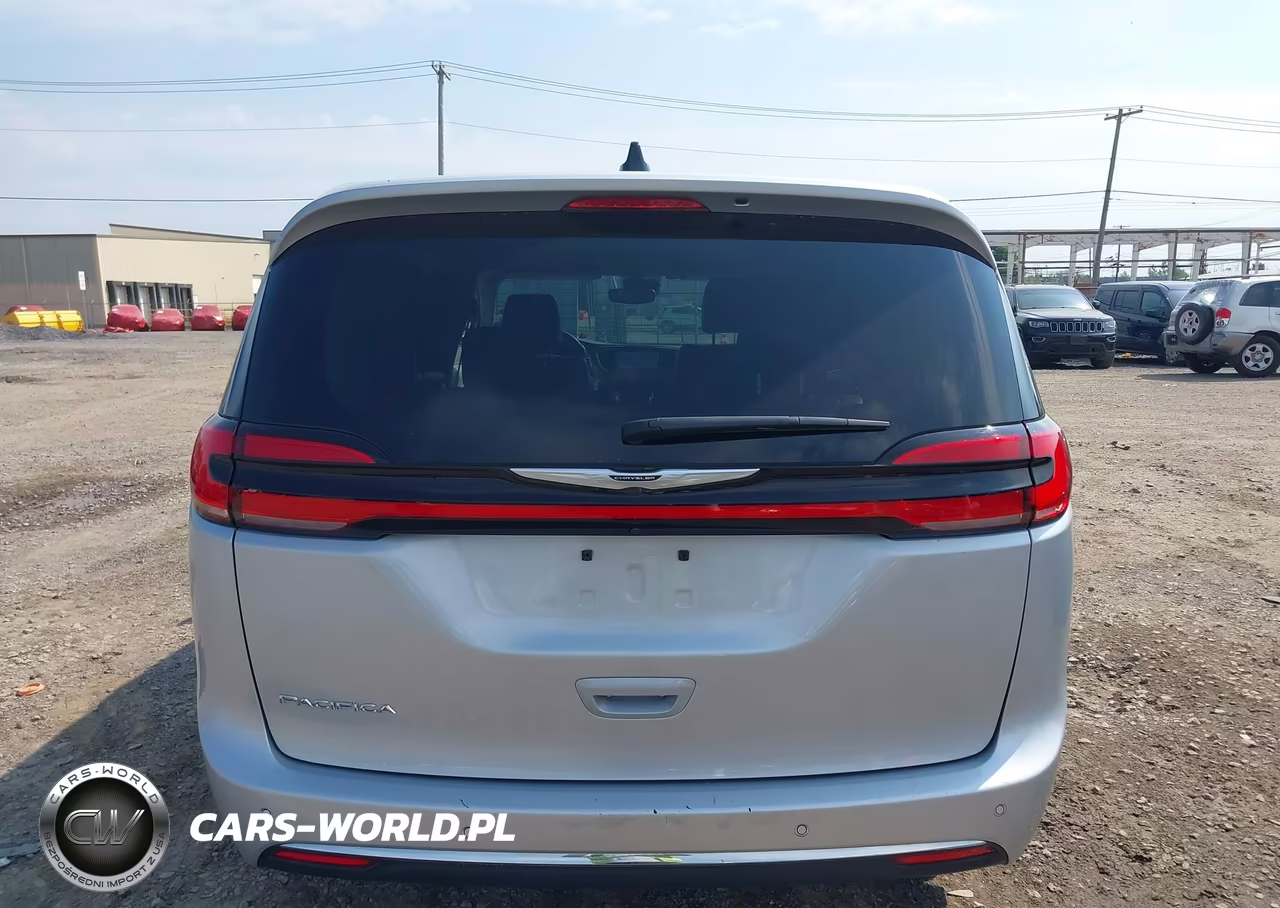 2024 Chrysler Pacifica Touring L VIN:2C4RC1BG3RR132719 - 16