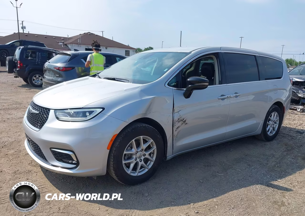 2024 Chrysler Pacifica Touring L VIN:2C4RC1BG3RR132719 - 2