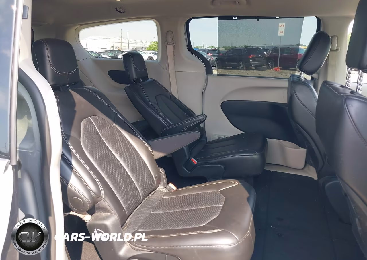 2024 Chrysler Pacifica Touring L VIN:2C4RC1BG3RR132719 - 8