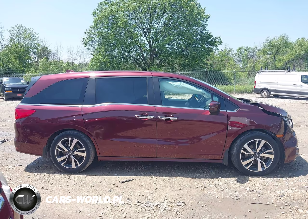2021 Honda Odyssey Touring VIN:5FNRL6H86MB003357 - 14