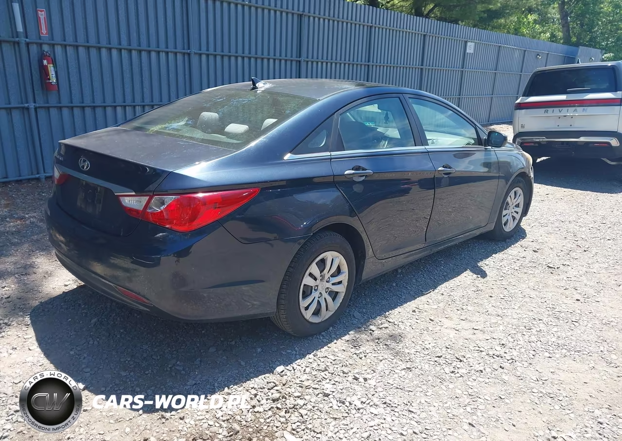 2011 Hyundai Sonata Gls VIN:5NPEB4ACXBH212829 - 4