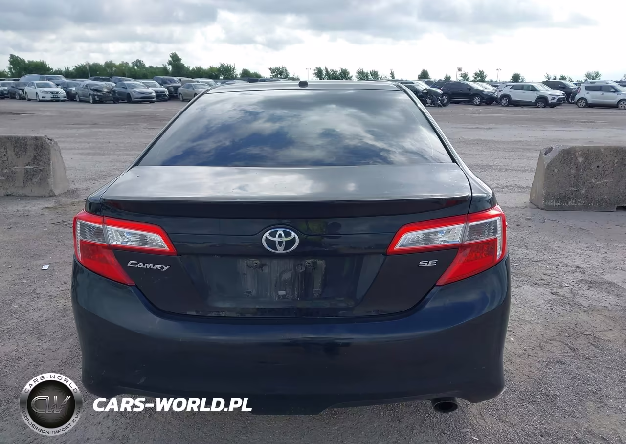 2014 Toyota Camry Se Sport VIN:4T1BF1FKXEU864670 - 17