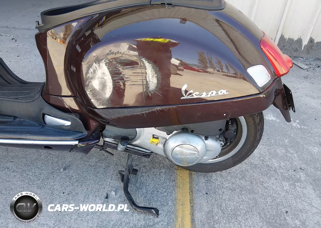 2012 Vespa Gts 300 Super VIN:ZAPM459LXC5900622 - 9