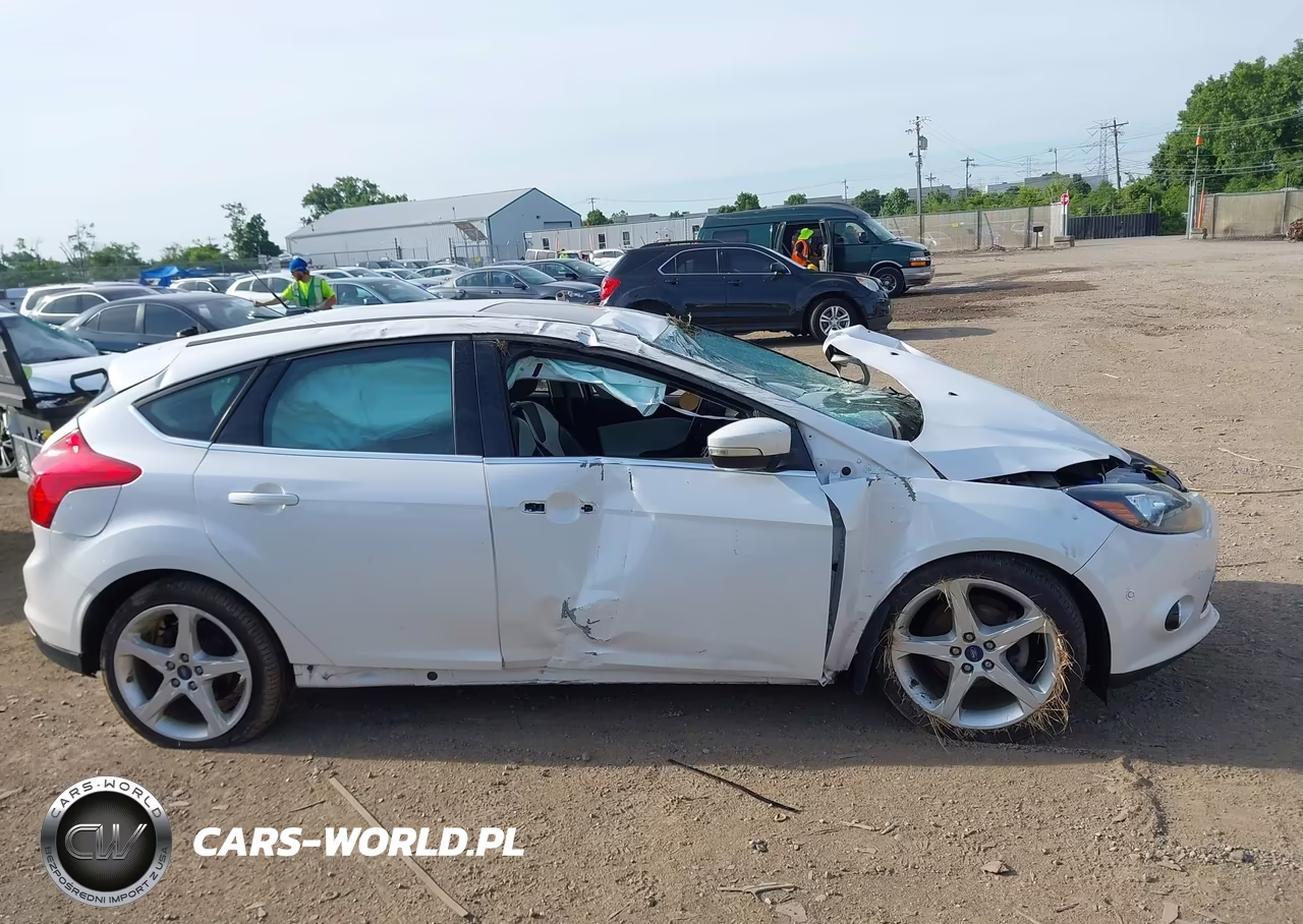 2012 Ford Focus Titanium VIN:1FAHP3N23CL226620 - 13