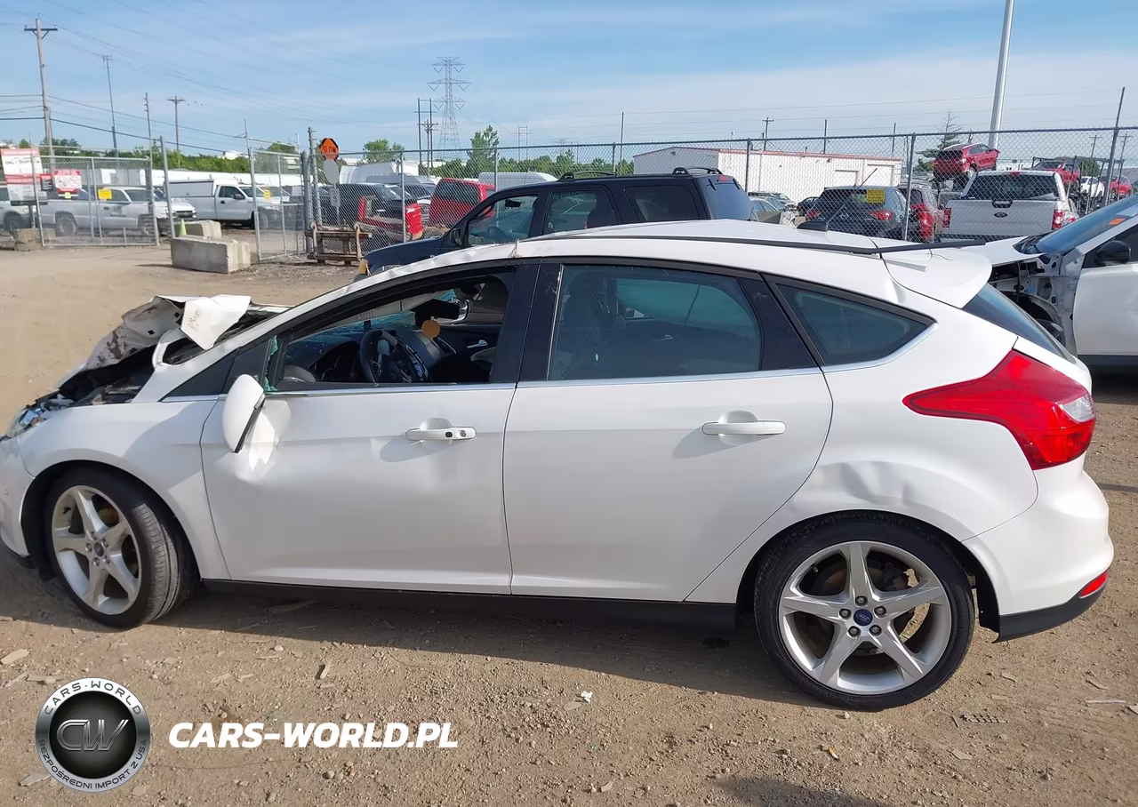 2012 Ford Focus Titanium VIN:1FAHP3N23CL226620 - 14