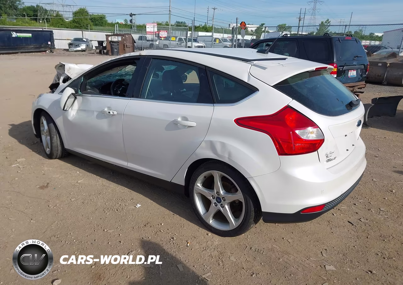 2012 Ford Focus Titanium VIN:1FAHP3N23CL226620 - 3