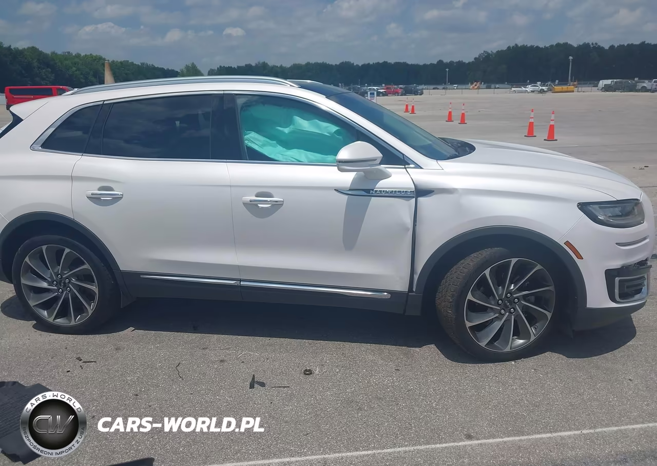 2019 Lincoln Nautilus Reserve VIN:2LMPJ8L9XKBL58633 - 13