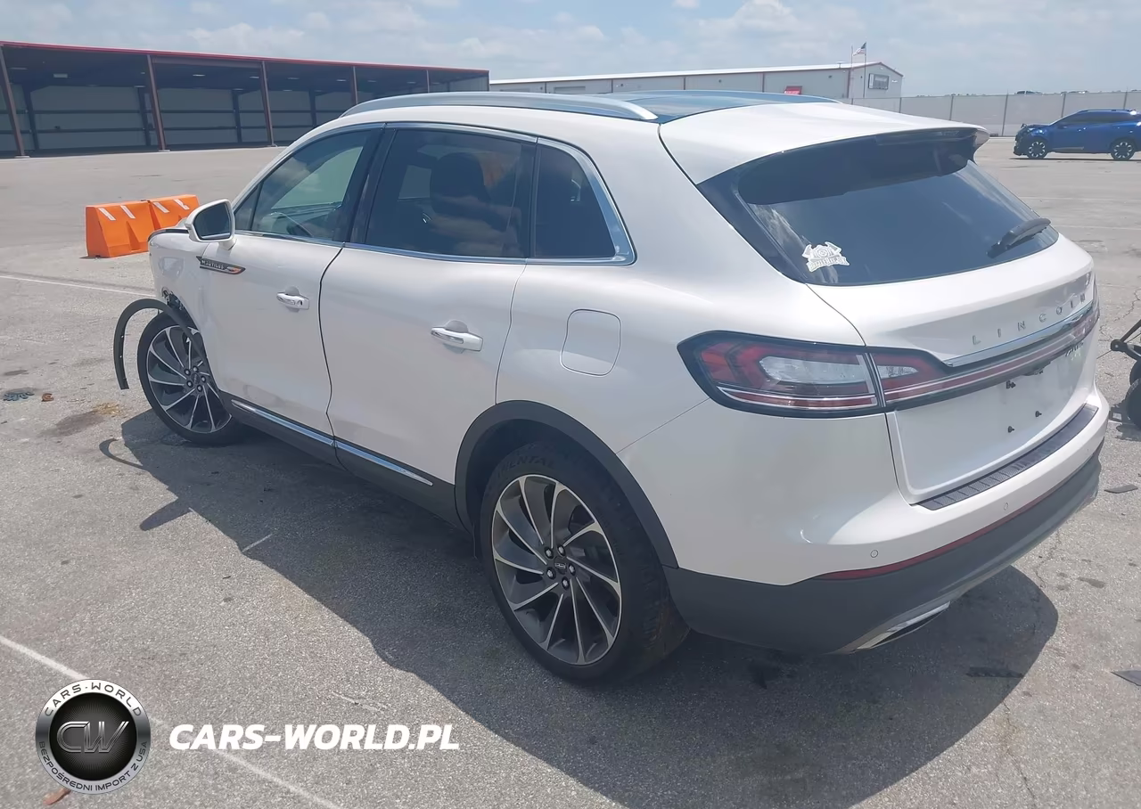 2019 Lincoln Nautilus Reserve VIN:2LMPJ8L9XKBL58633 - 3