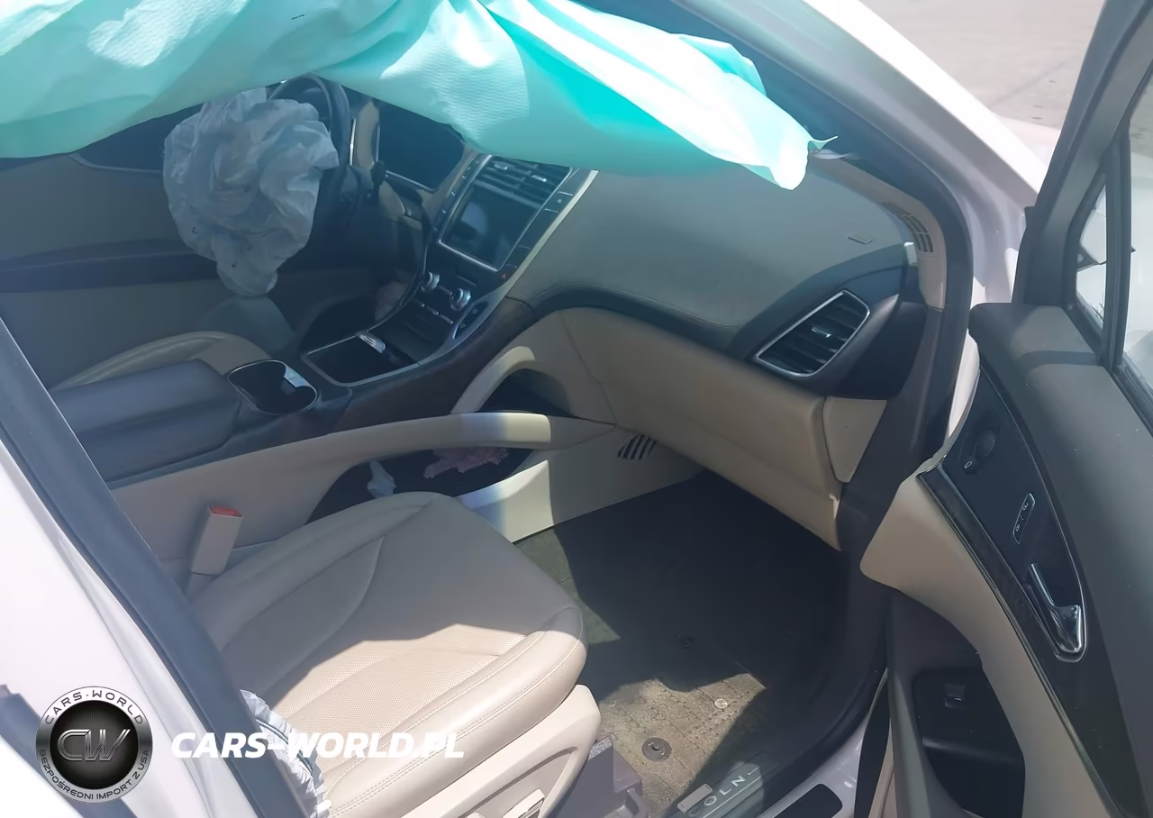 2019 Lincoln Nautilus Reserve VIN:2LMPJ8L9XKBL58633 - 5