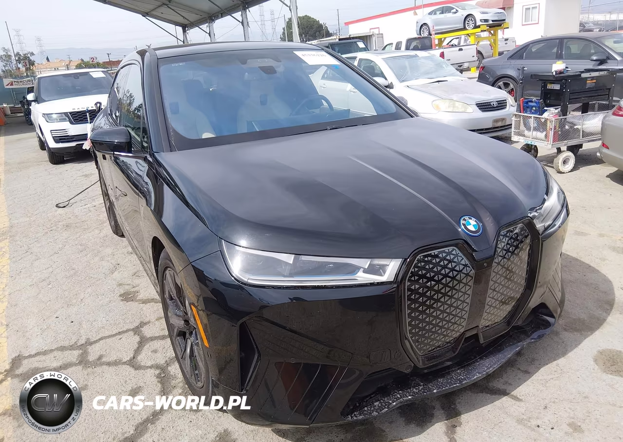 2024 BMW Ix xDrive50 – zdjęcie 1 z 18