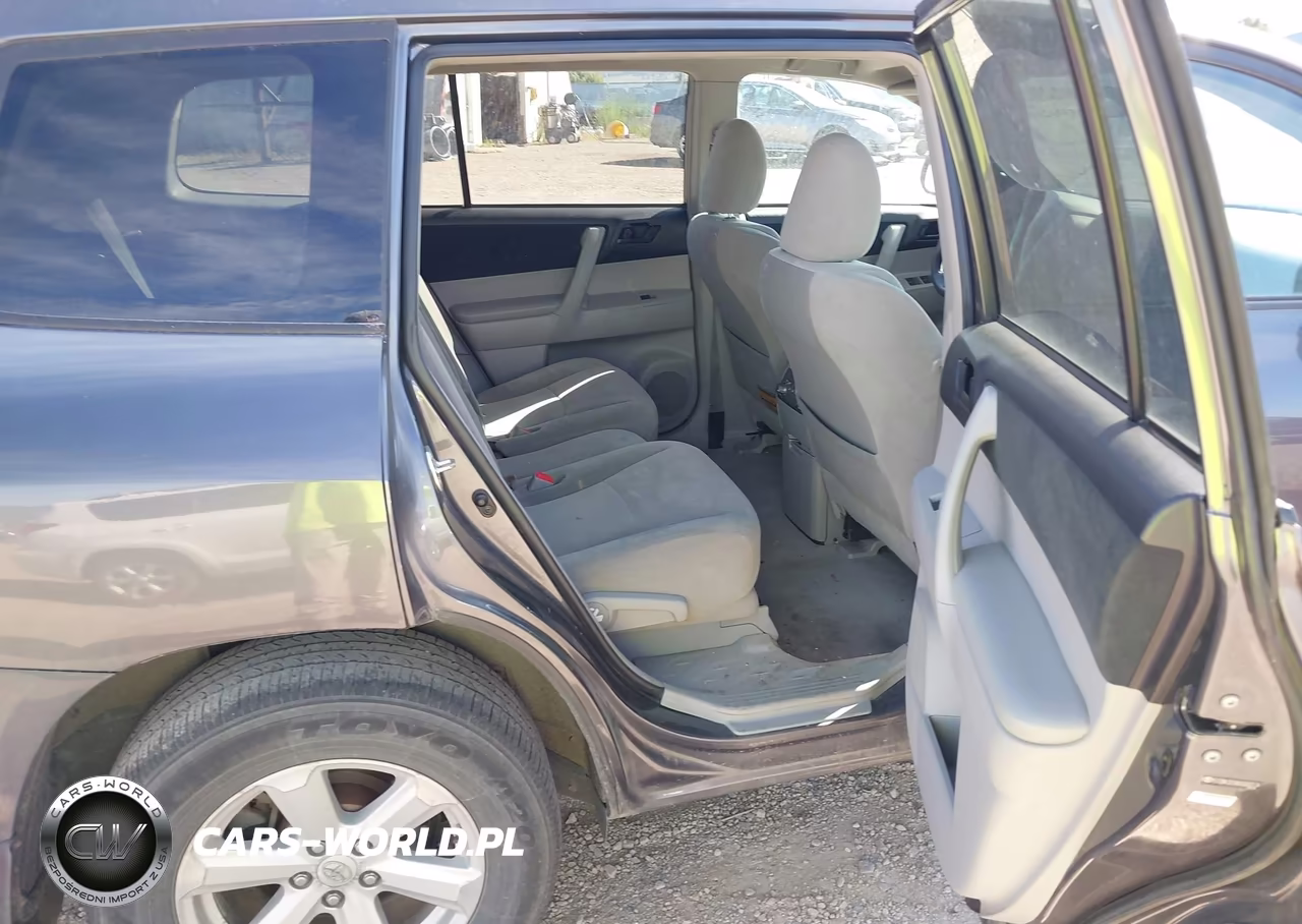 2010 Toyota Highlander Base V6 VIN:5TDBK3EHXAS002534 - 8