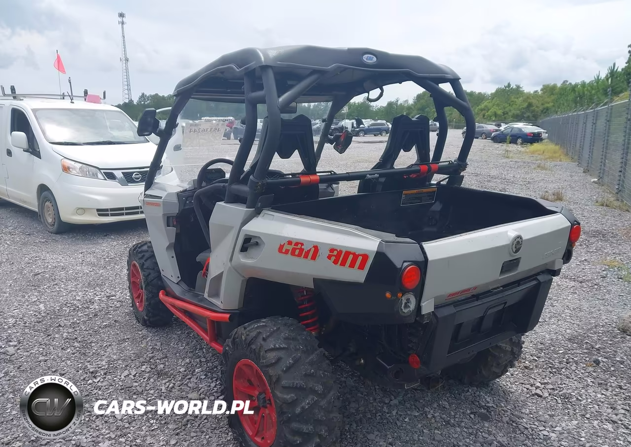 2017 Can-Am Commander 800R-800R Dps VIN:3JBKGAN26HJ001283 - 3