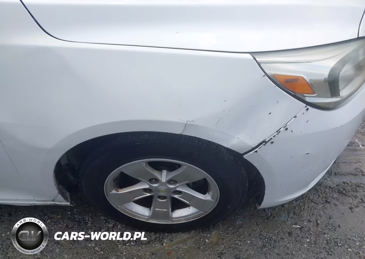 2015 Chevrolet Malibu Ls VIN:1G11B5SL2FF200640 - 13