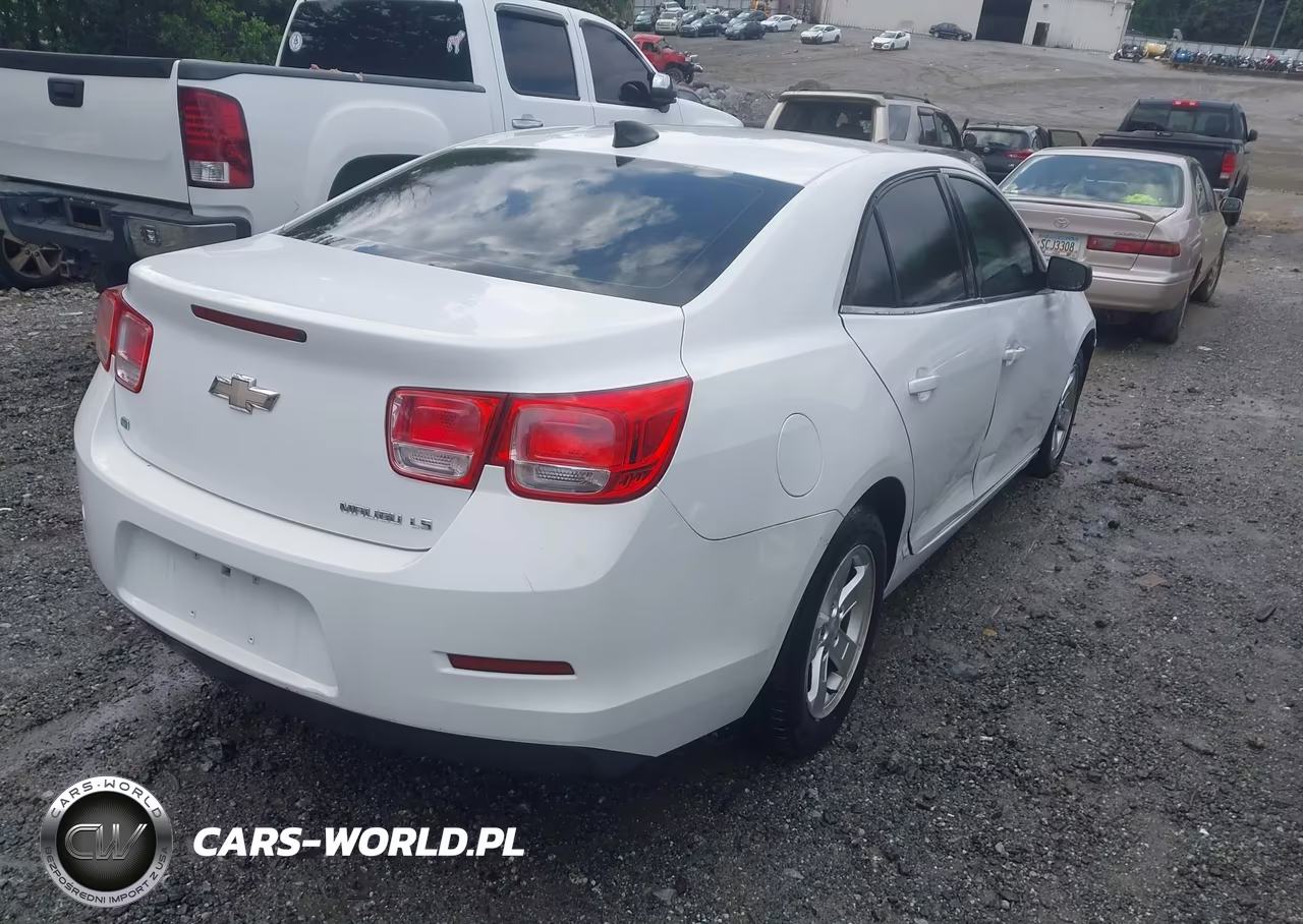 2015 Chevrolet Malibu Ls VIN:1G11B5SL2FF200640 - 4
