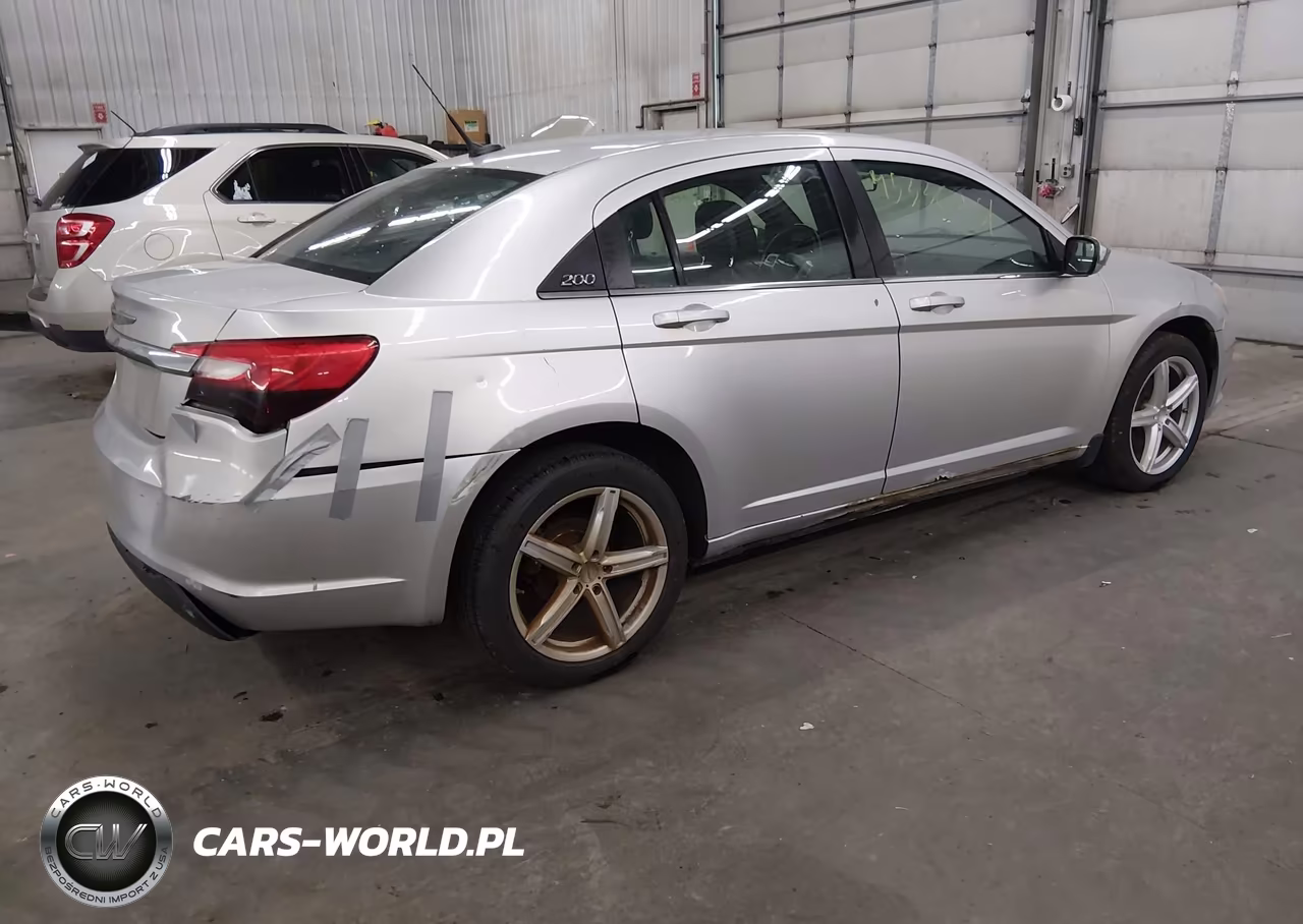 2011 Chrysler 200 Touring VIN:1C3BC1FB7BN552314 - 4