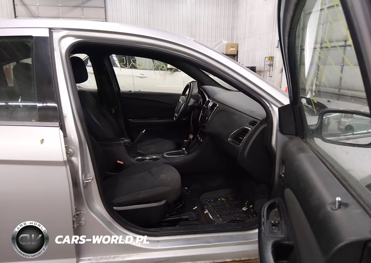 2011 Chrysler 200 Touring VIN:1C3BC1FB7BN552314 - 5
