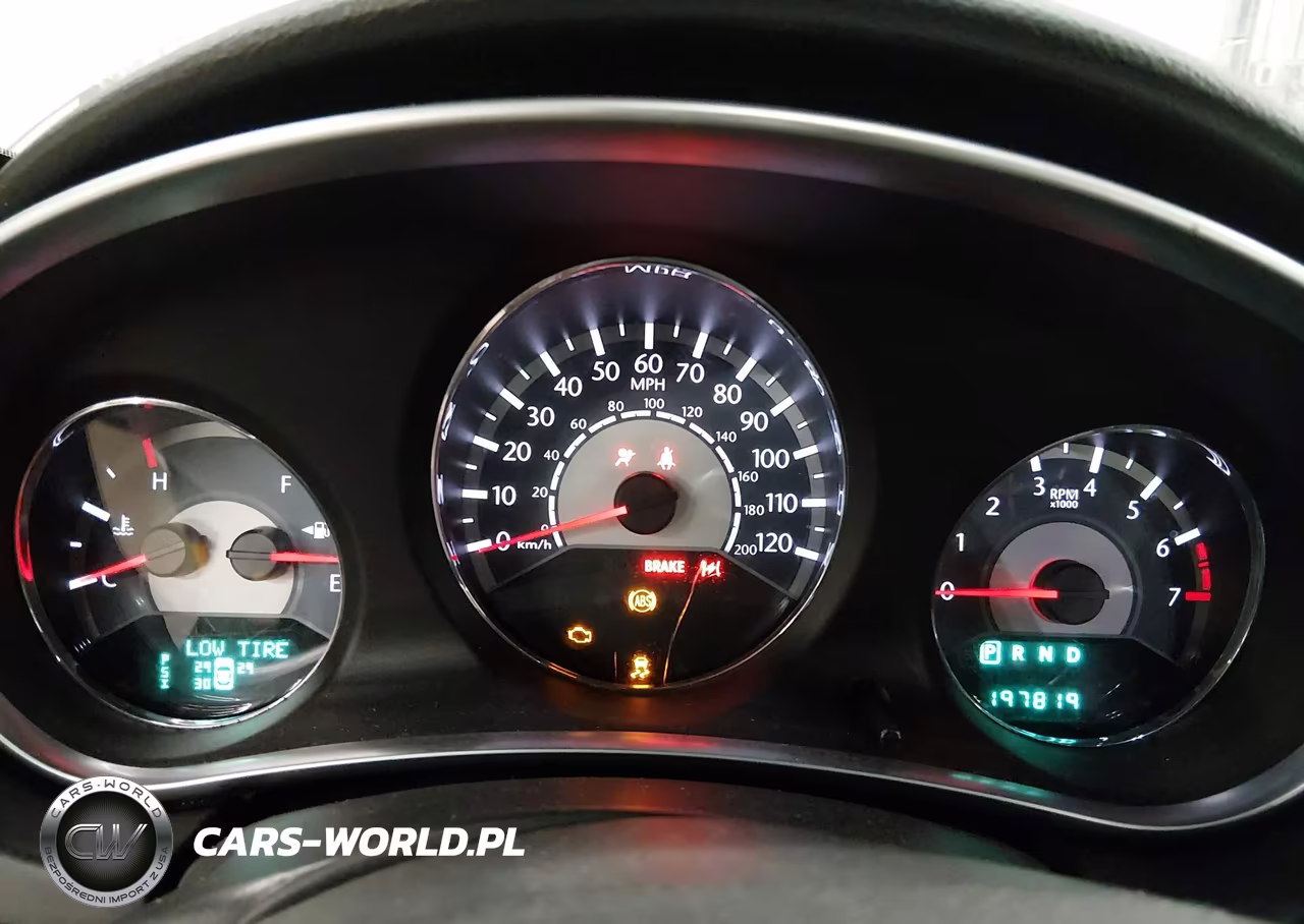 2011 Chrysler 200 Touring VIN:1C3BC1FB7BN552314 - 7
