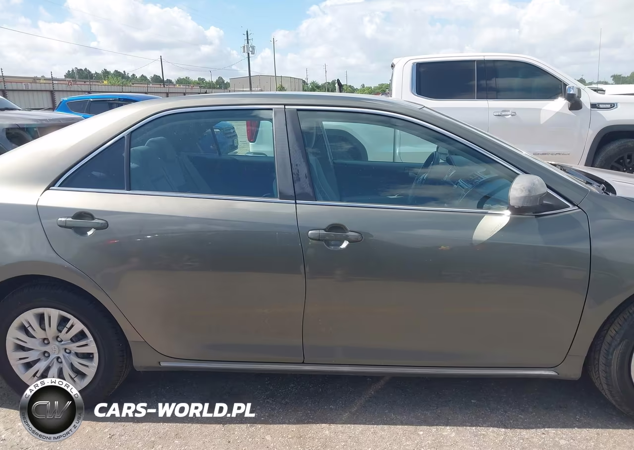 2014 Toyota Camry Le VIN:4T4BF1FK3ER407592 - 13
