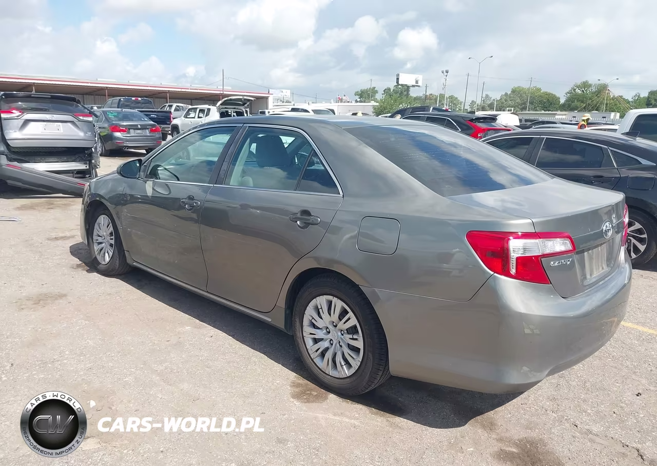 2014 Toyota Camry Le VIN:4T4BF1FK3ER407592 - 3
