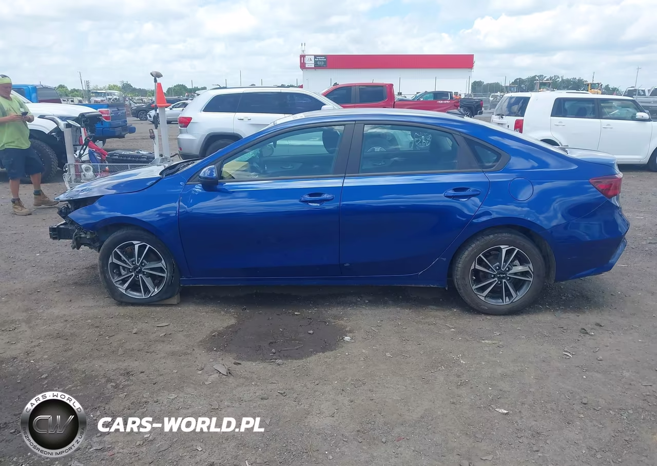 2024 Kia Forte Lxs VIN:3KPF24AD7RE742395 - 15