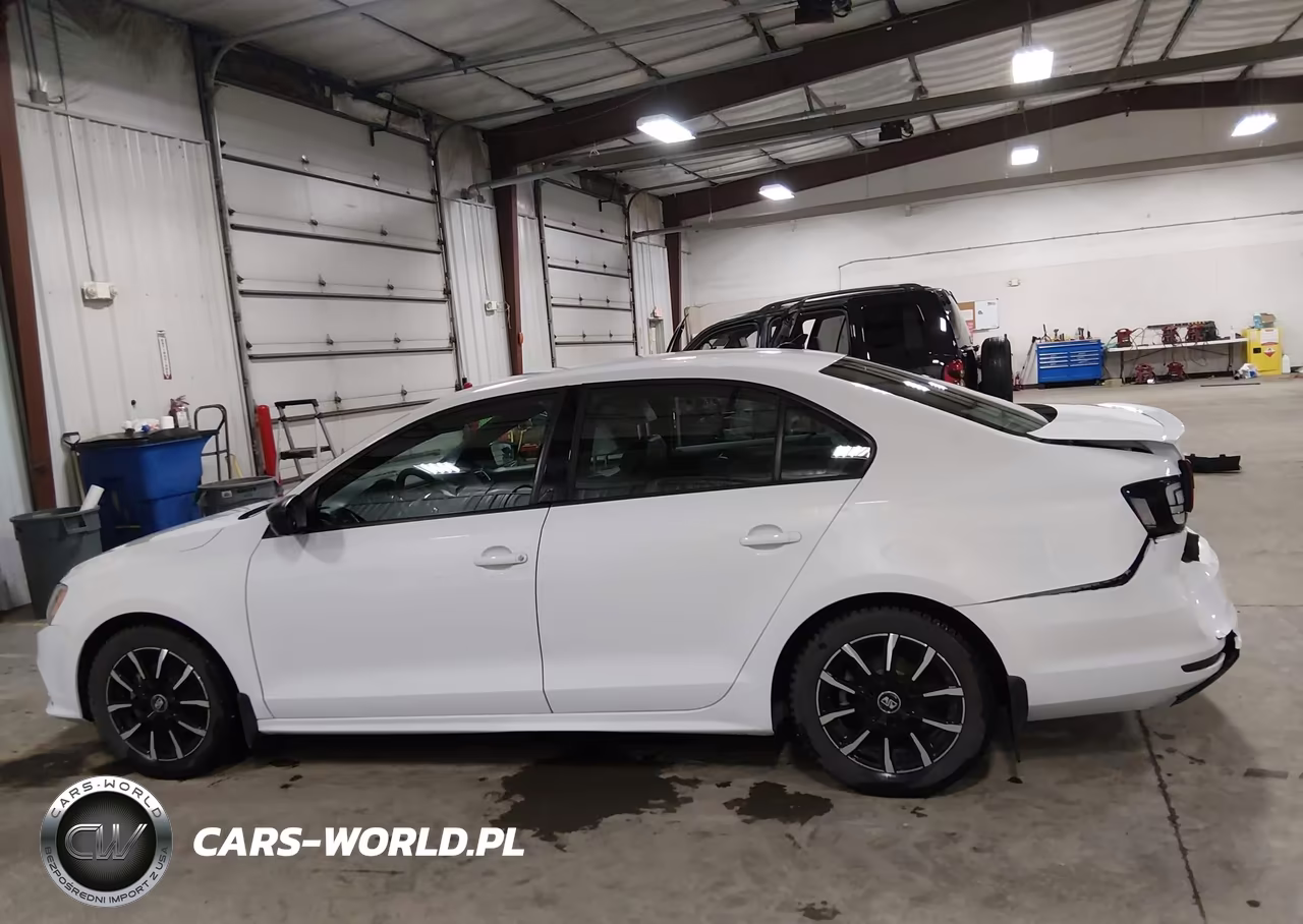 2016 Volkswagen Jetta 1.8T Sport VIN:3VWD17AJ3GM383063 - 14