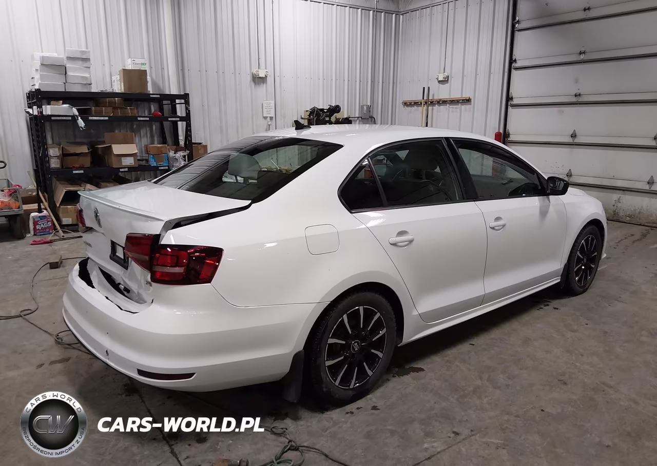 2016 Volkswagen Jetta 1.8T Sport VIN:3VWD17AJ3GM383063 - 4