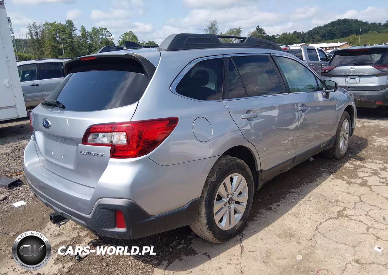2019 Subaru Outback 2.5I Premium VIN:4S4BSAFC4K3338993 - 4