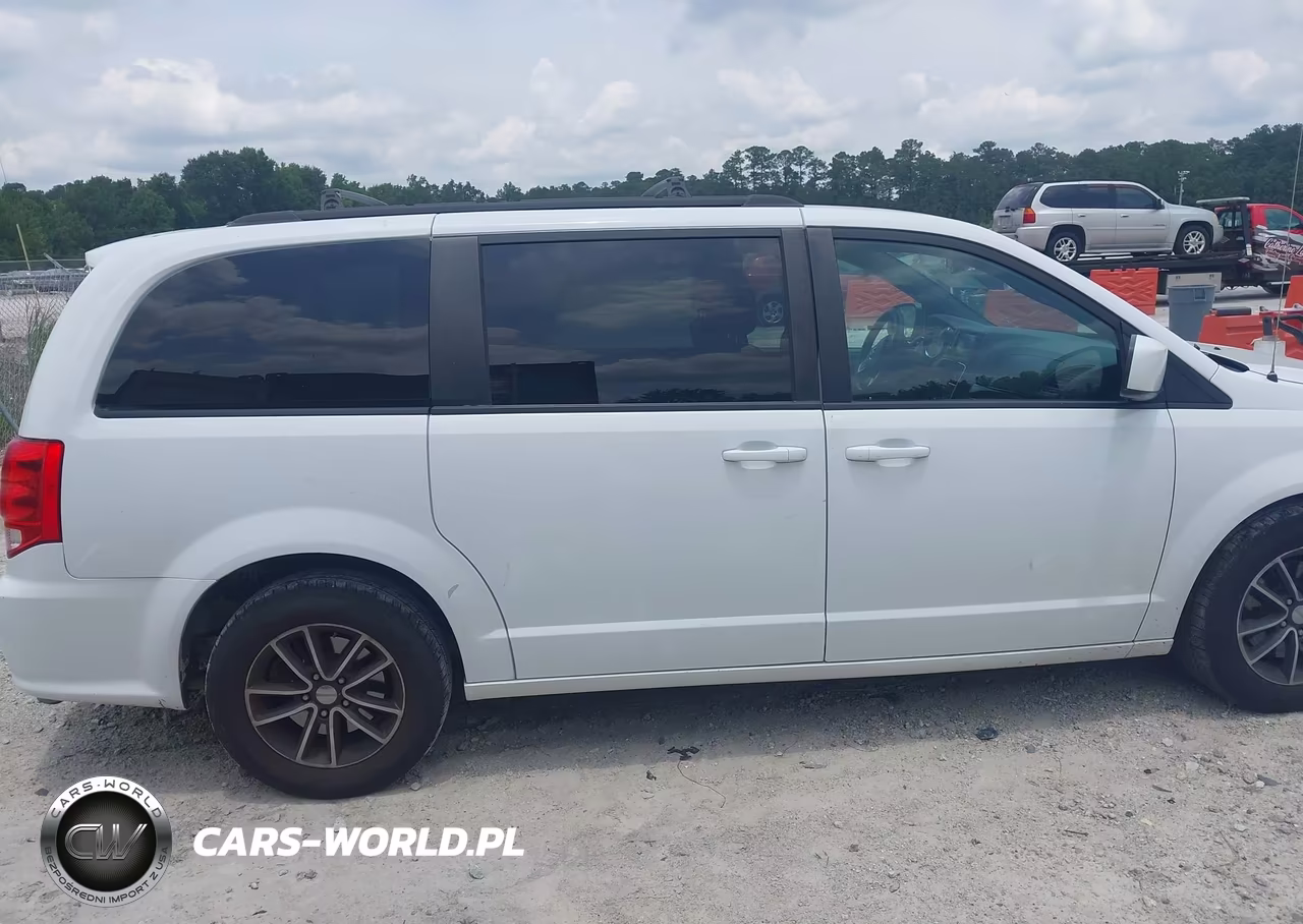 2018 Dodge Grand Caravan Gt VIN:2C4RDGEG2JR250681 - 13