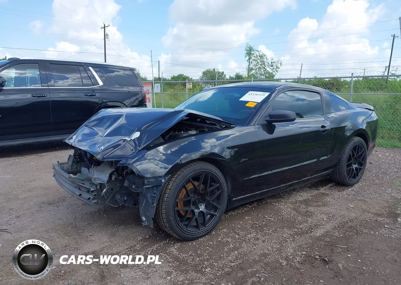 2014 Ford Mustang V6 VIN:1ZVBP8AMXE5274611 - 2