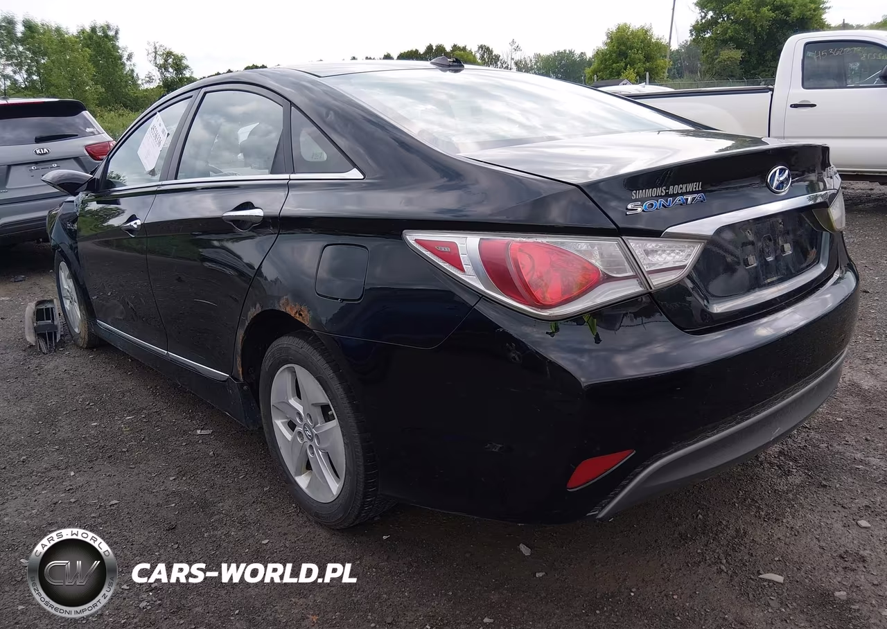 2012 Hyundai Sonata Hybrid VIN:KMHEC4A42CA038636 - 3