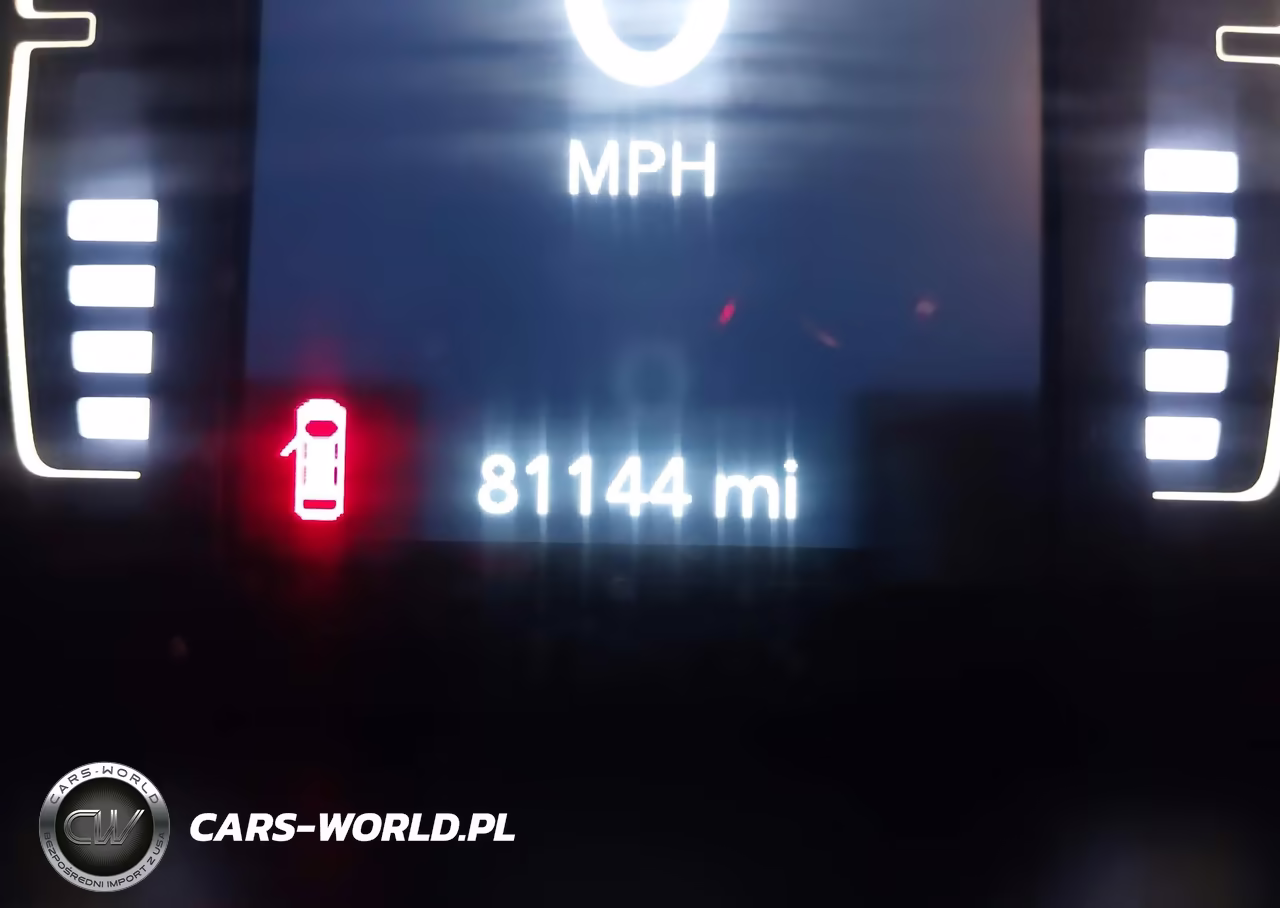 2019 Jeep Cherokee Latitude 4X4 VIN:1C4PJMCB3KD440449 - 16