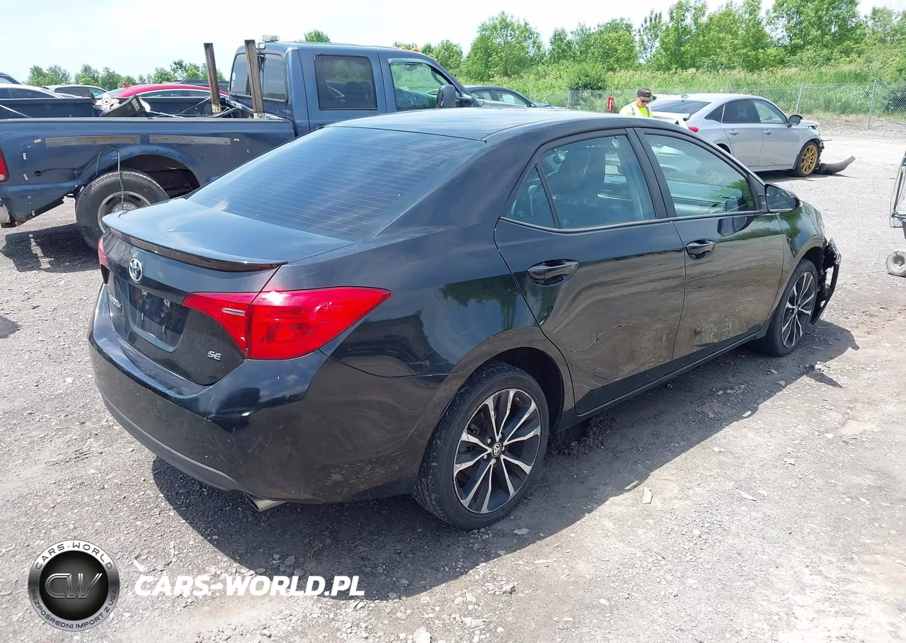 2018 Toyota Corolla Se VIN:5YFBURHE6JP788792 - 4