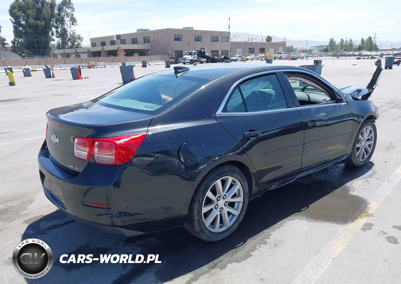 2015 Chevrolet Malibu 2Lt VIN:1G11D5SL9FF251899 - 4