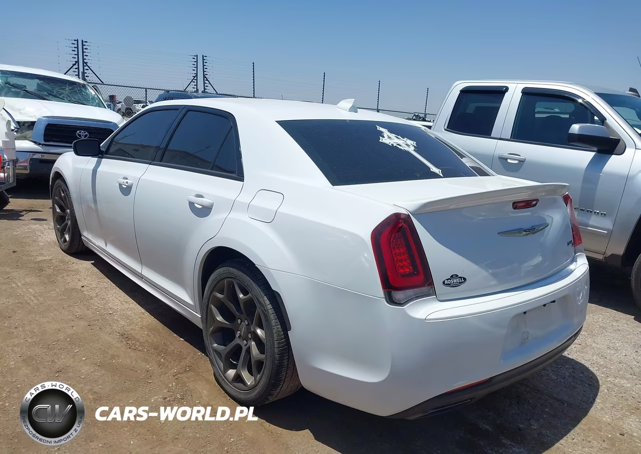 2017 Chrysler 300 300S Alloy Edition VIN:2C3CCABG8HH664675 - 3