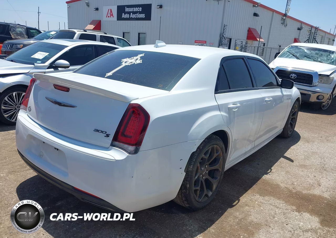 2017 Chrysler 300 300S Alloy Edition VIN:2C3CCABG8HH664675 - 4