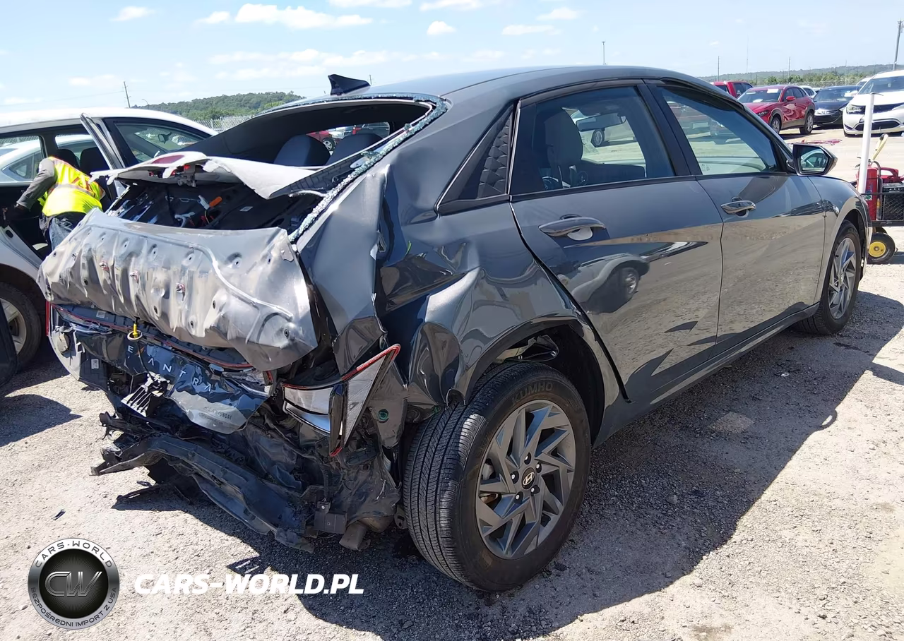 2024 Hyundai Elantra Sel VIN:KMHLM4DG5RU846903 - 4