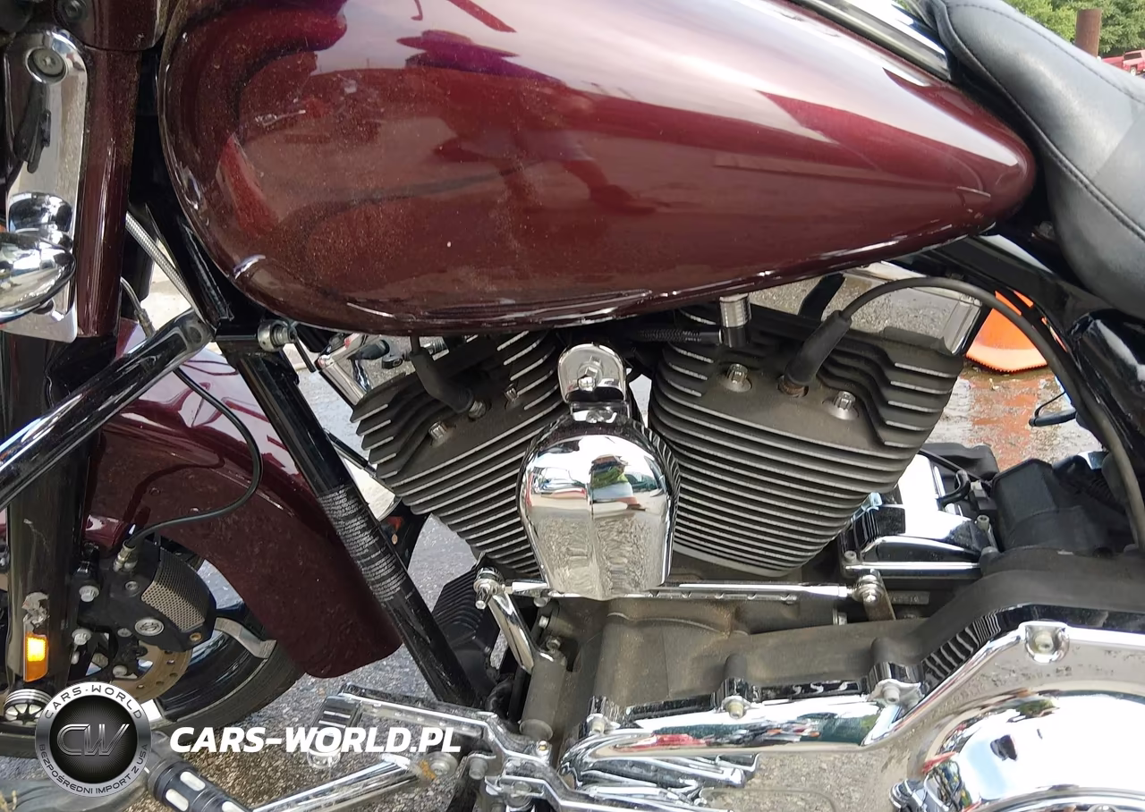 2010 Harley-Davidson Flhx VIN:1HD1KB412AB601315 - 9