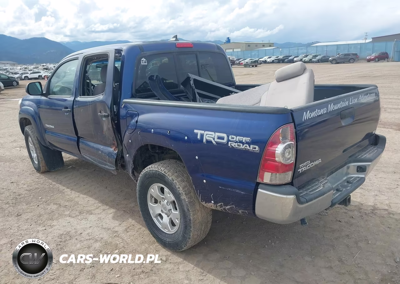 2015 Toyota Tacoma Base V6 VIN:3TMLU4EN9FM178606 - 3