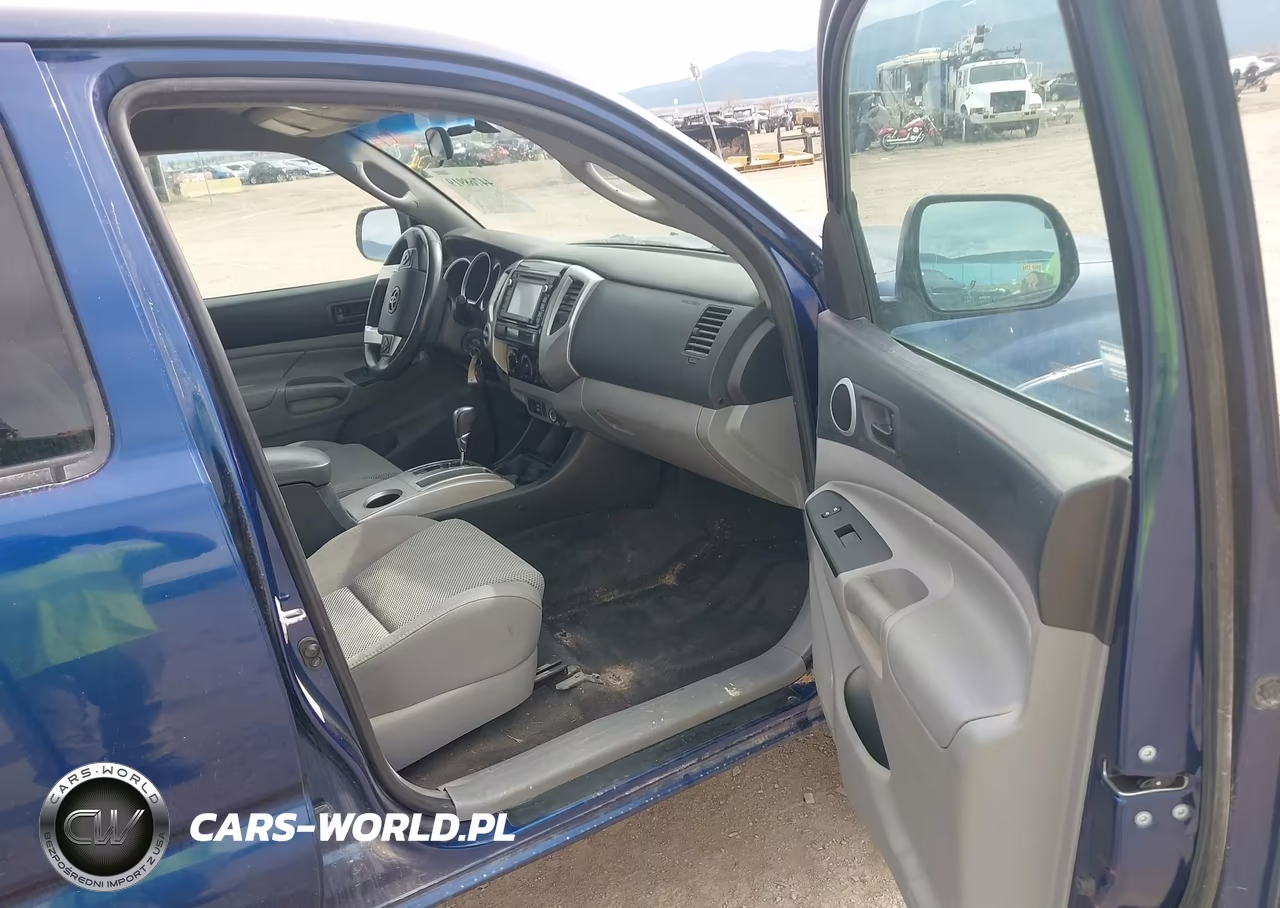 2015 Toyota Tacoma Base V6 VIN:3TMLU4EN9FM178606 - 5