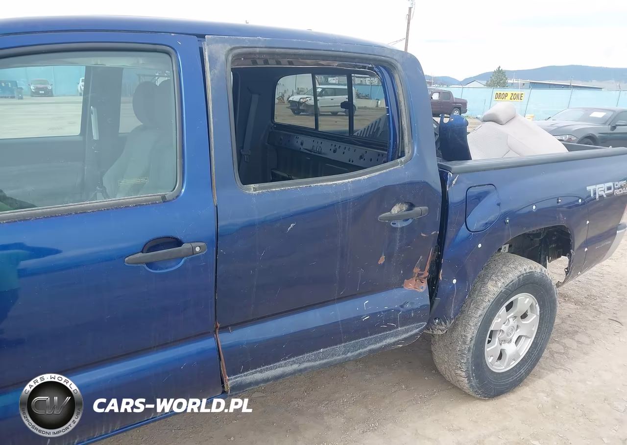 2015 Toyota Tacoma Base V6 VIN:3TMLU4EN9FM178606 - 6