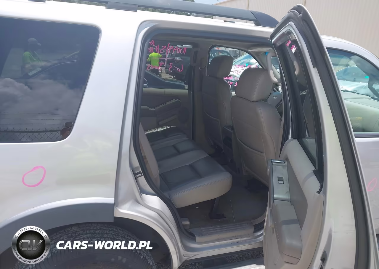 2007 Ford Explorer Xlt VIN:1FMEU63E87UB40459 - 8