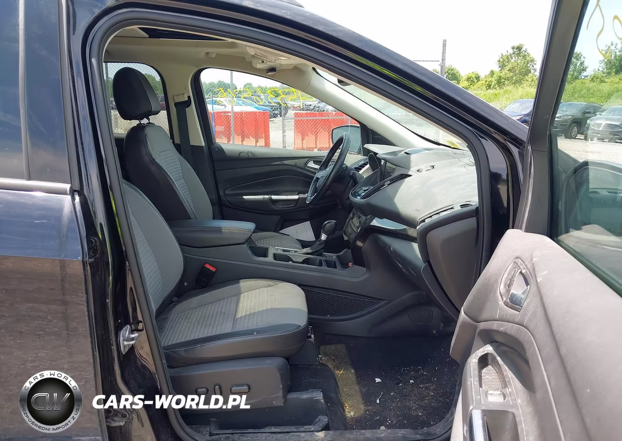 2017 Ford Escape Titanium VIN:1FMCU9J95HUA90412 - 5